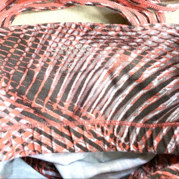 Calvin Klein Workout Tank - Picture 3 of 4